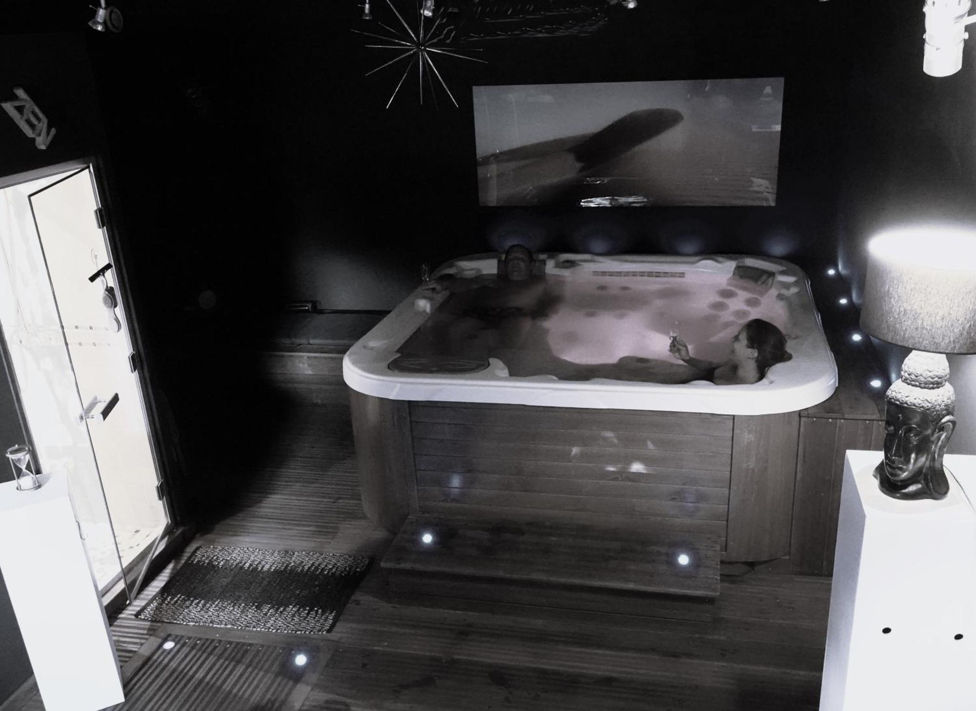 Gite A La Campagne Les Grandes Maisons Espace Jacuzzi Hammam Spa Lorris エクステリア 写真